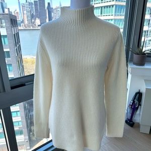 Theory Cashmere Mock Turtle neck in winter white, size L